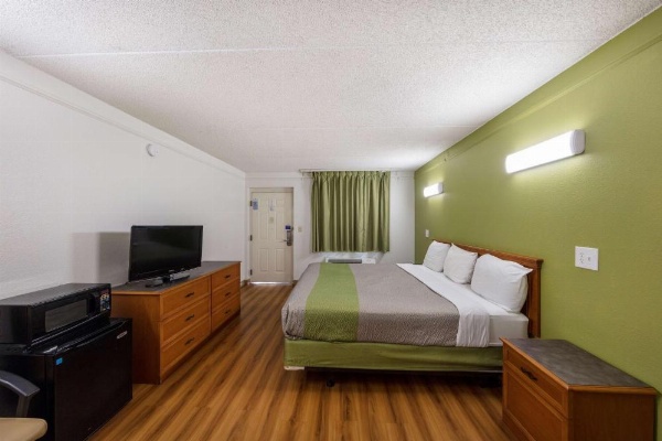 Motel 6-Knoxville, TN image 15