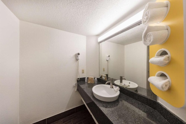 Motel 6-Knoxville, TN image 18